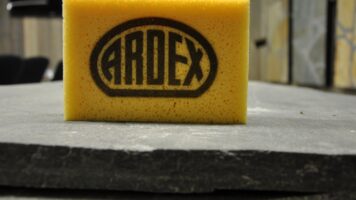 ARDEX-Schwamm, für Fliesenböden und -wände.